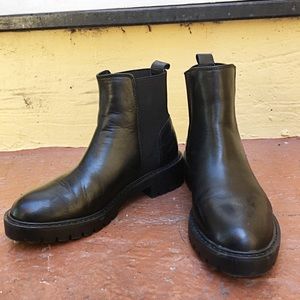 Steve Madden like new boots